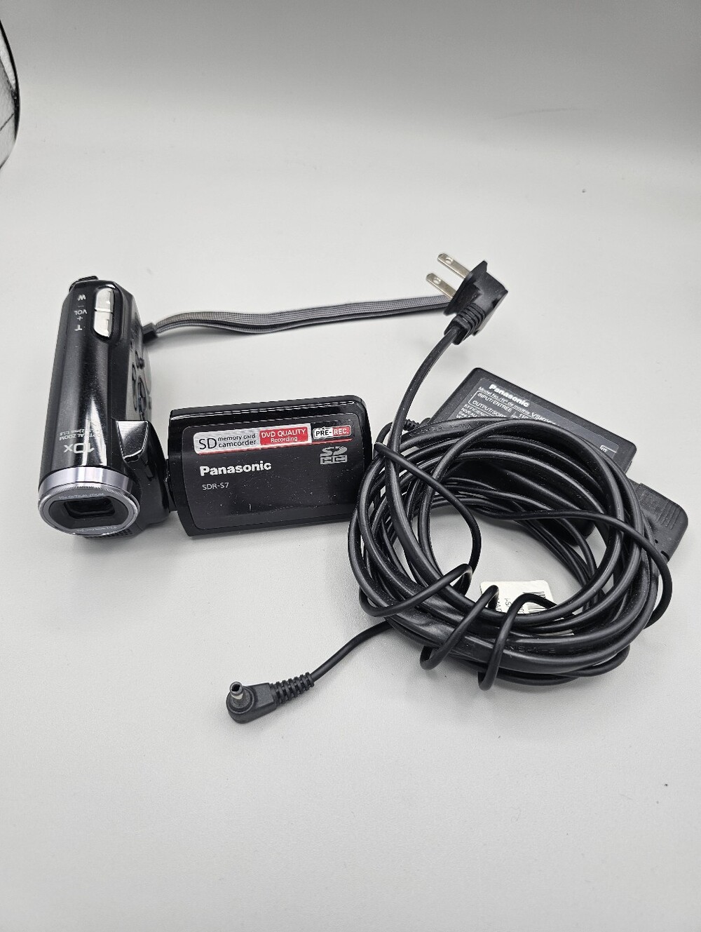Panasonic SDR-S7 Camcorder Black Compact Digital Video Camera Tested & Charger